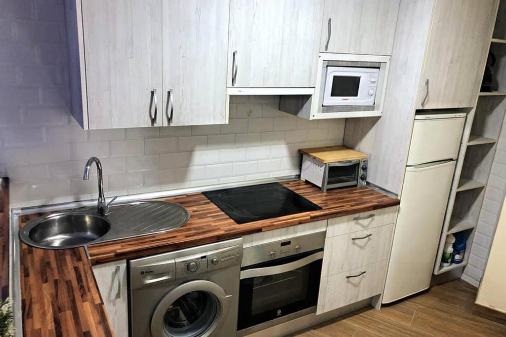 Coqueto Apartamento En Puerto Marina Con Piscina เบนัลมาเดนา ภายนอก รูปภาพ