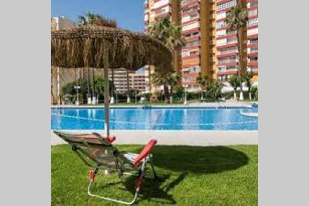 Coqueto Apartamento En Puerto Marina Con Piscina เบนัลมาเดนา ภายนอก รูปภาพ
