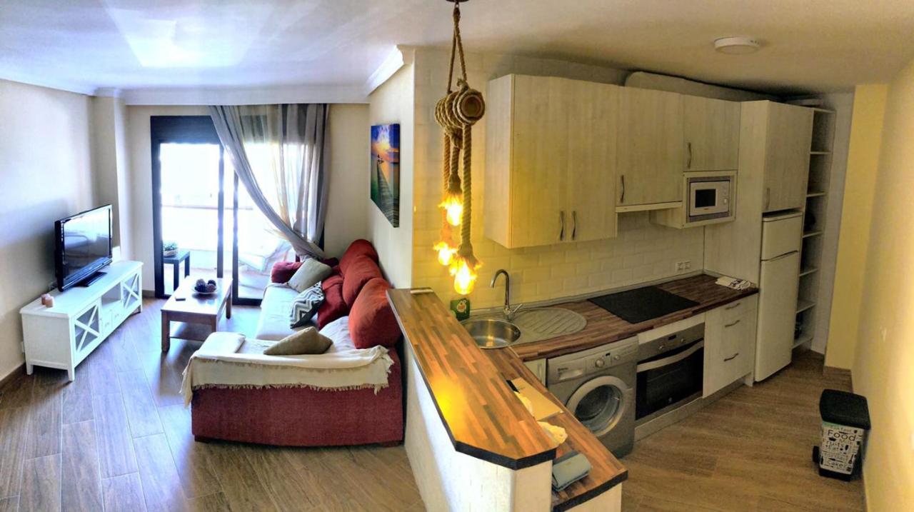 Coqueto Apartamento En Puerto Marina Con Piscina เบนัลมาเดนา ภายนอก รูปภาพ