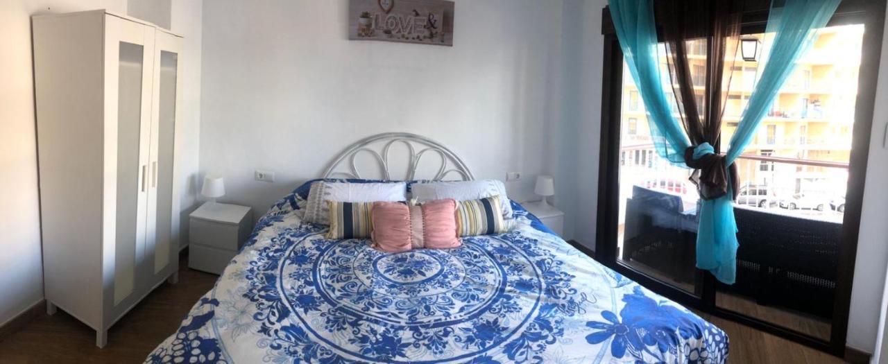 Coqueto Apartamento En Puerto Marina Con Piscina เบนัลมาเดนา ภายนอก รูปภาพ