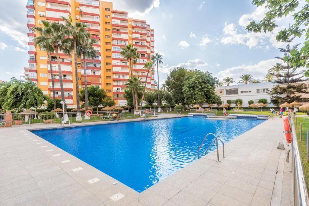 Coqueto Apartamento En Puerto Marina Con Piscina เบนัลมาเดนา ภายนอก รูปภาพ