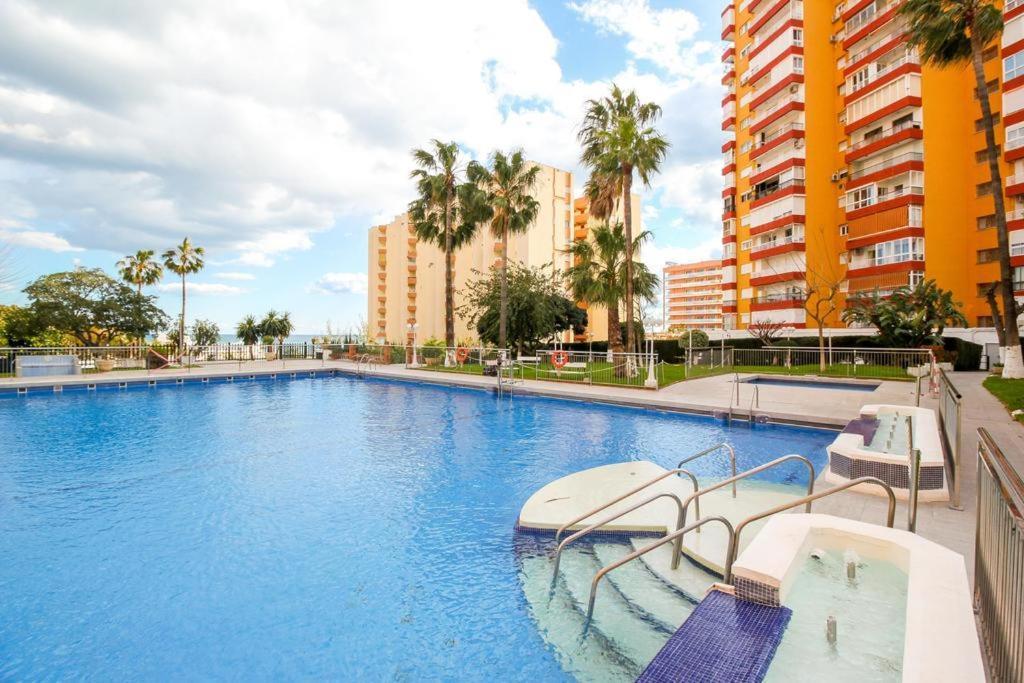 Coqueto Apartamento En Puerto Marina Con Piscina เบนัลมาเดนา ภายนอก รูปภาพ