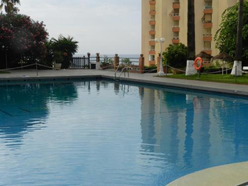 Coqueto Apartamento En Puerto Marina Con Piscina เบนัลมาเดนา ภายนอก รูปภาพ