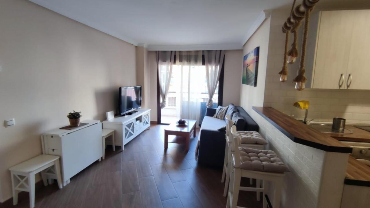 Coqueto Apartamento En Puerto Marina Con Piscina เบนัลมาเดนา ภายนอก รูปภาพ